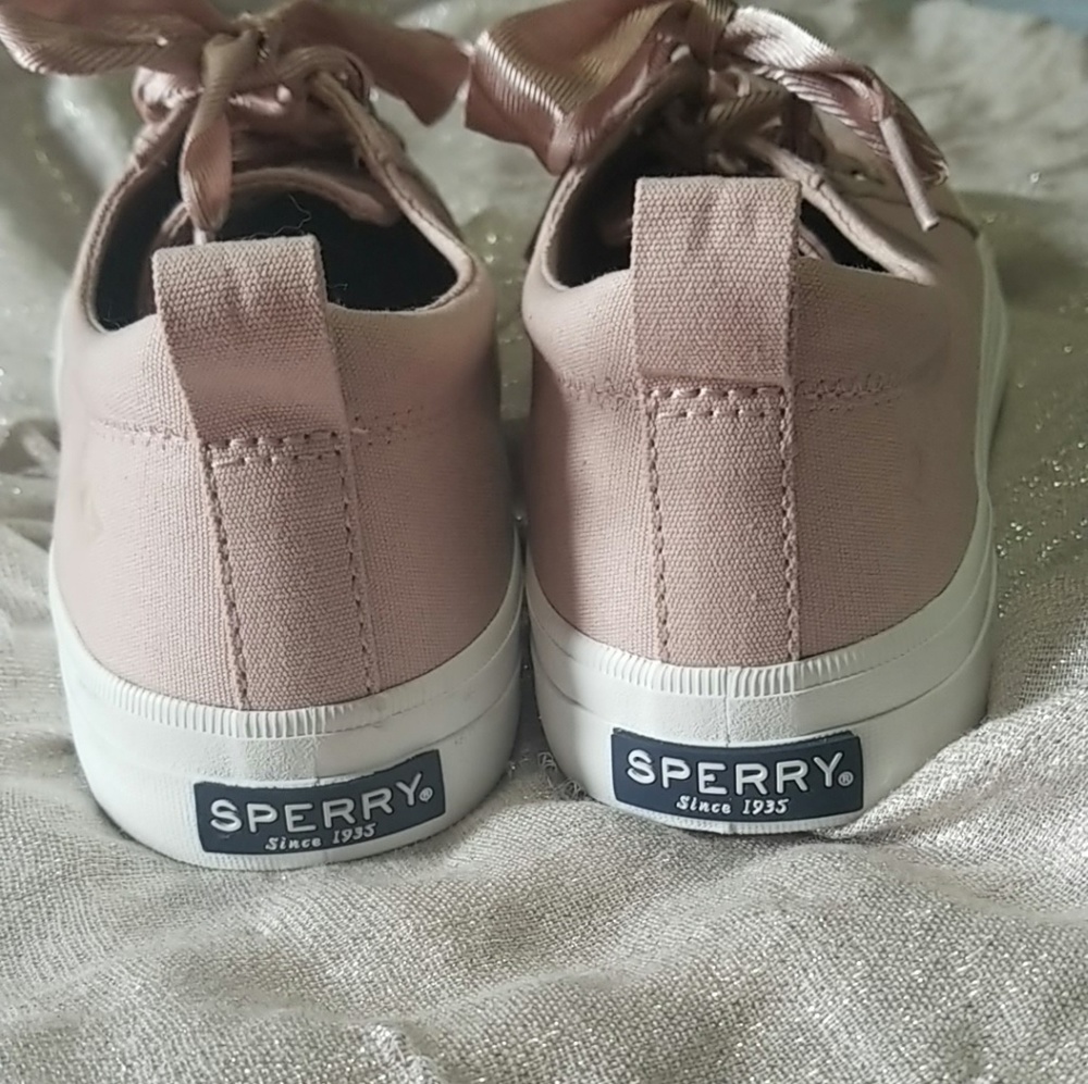 Sperry blush sneakers with satin laces NWOT